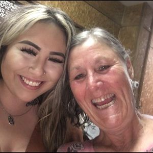 Meet your Posher, Sharon